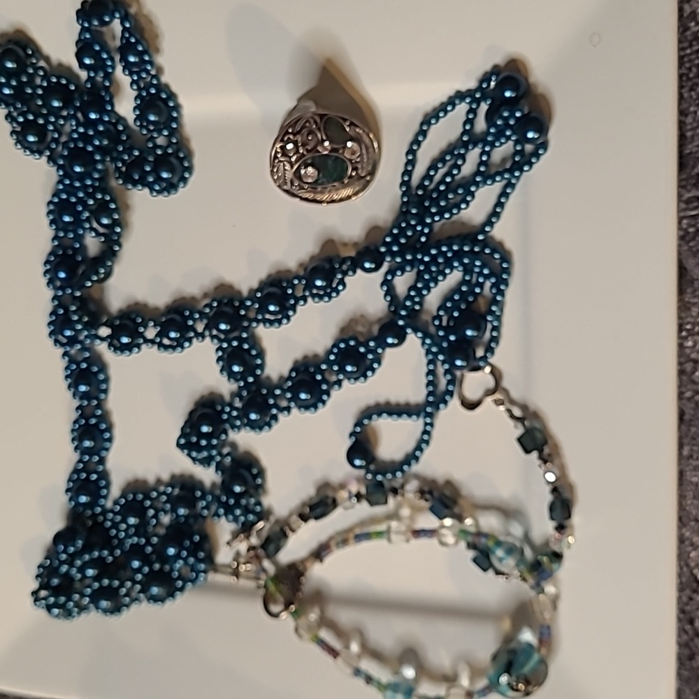 VINTAGE  Beaded Blue Necklace 18" 💙 4 bracelets